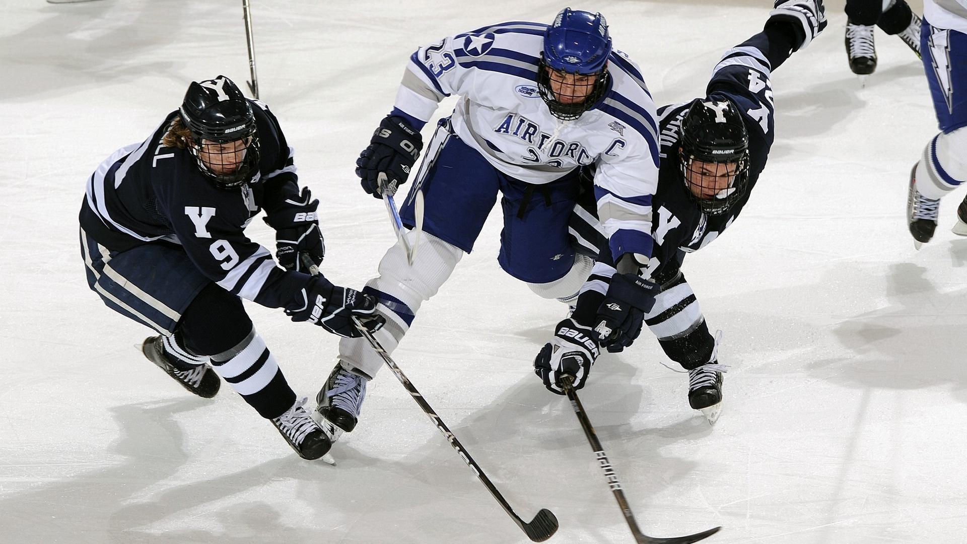 美媒盘点上赛季唯二达成100盖帽100三分神迹球员