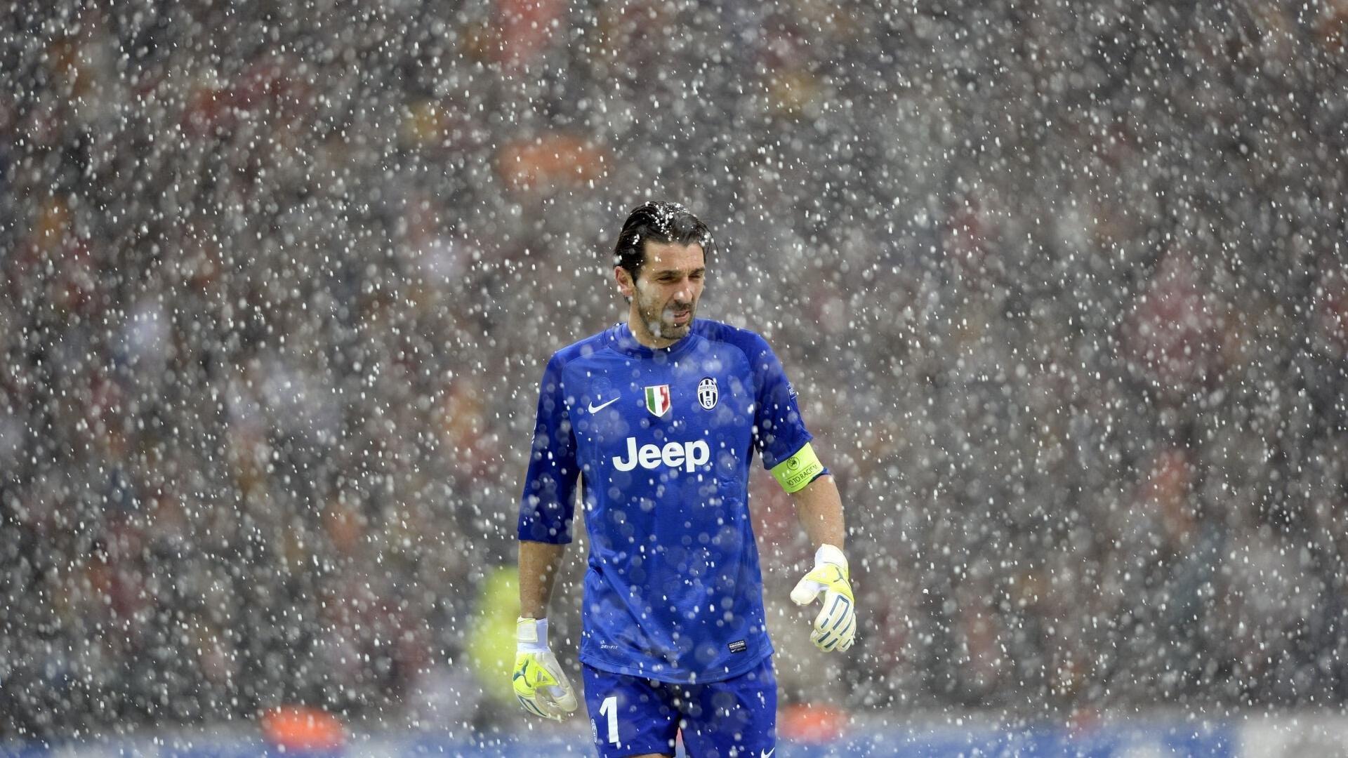 大连冲超关键战，赵明剑与小毛缺阵，老将补位力阻广州紧追